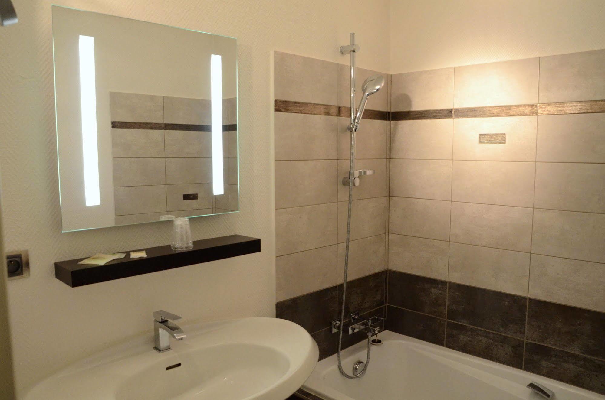 Logis Hotel-Restaurant Saint Romain Anse Dış mekan fotoğraf